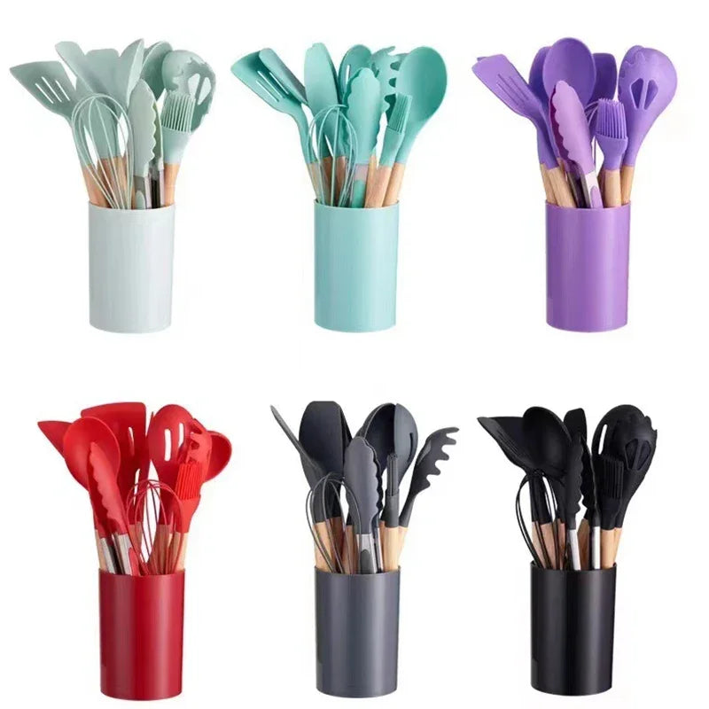 Conjunto de 12 Utensílios de Cozinha em Silicone com Cabo de Madeira - Espátula, Pá, Batedores de Ovo, Antiaderente - Frete Grátis!